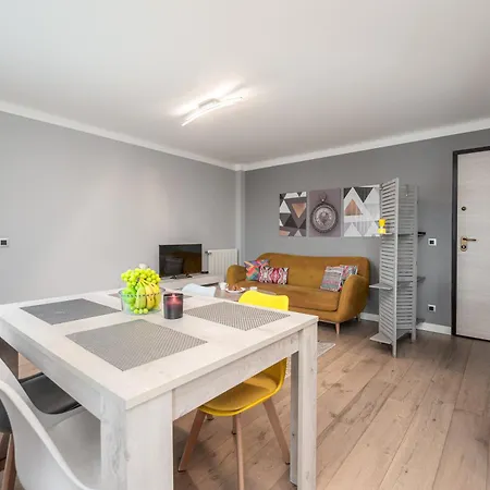 Appartamento Cozy Close To Port Of *