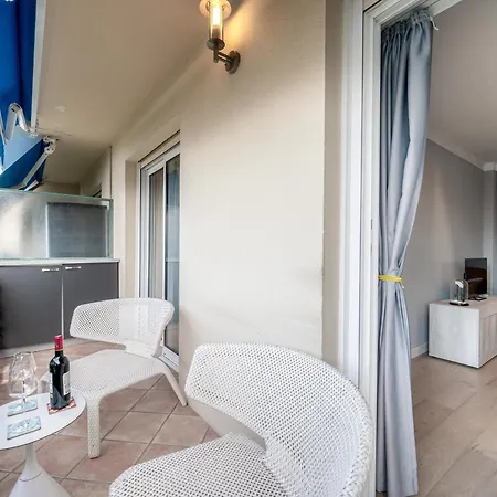 Cozy Close To Port Of Nizza