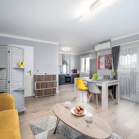 Cozy Close To Port Of * Nizza